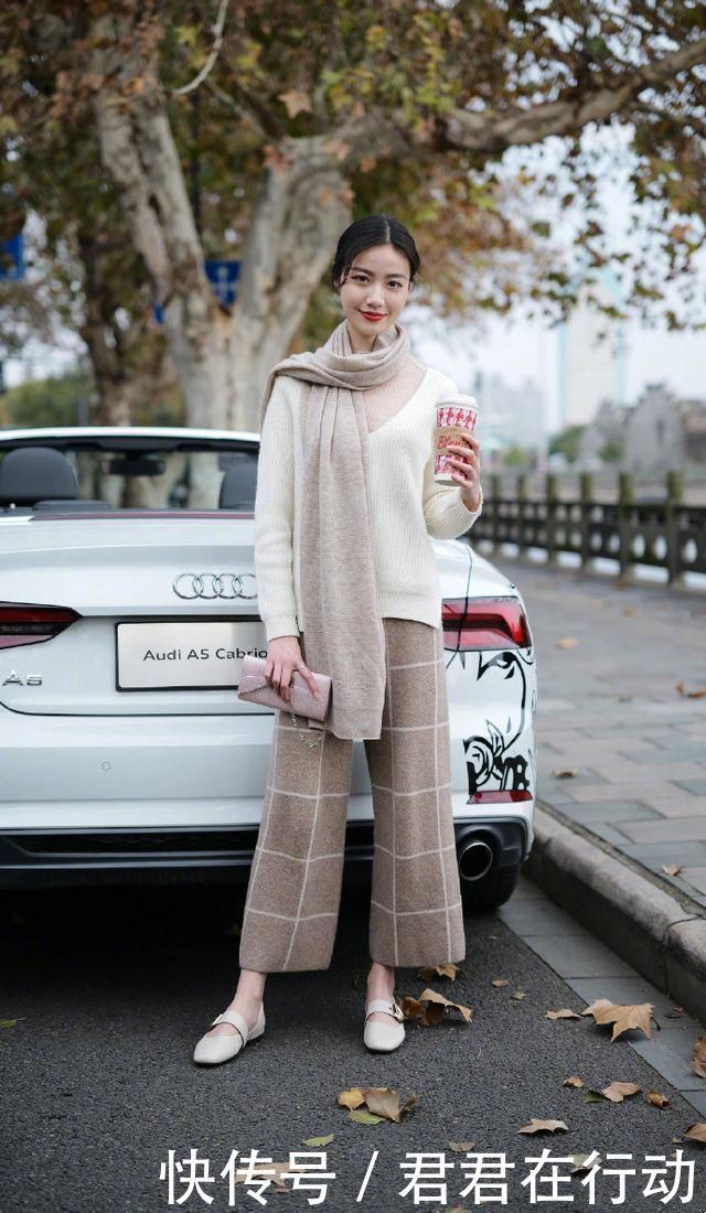  拒绝|冬季穿搭拒绝平庸，实用的“毛衣+长裤”学起来，基础款也很时髦
