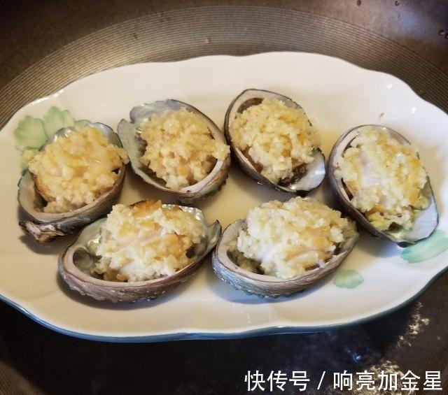 蒜蓉|蒜蓉蒸鲍鱼，蒜香浓郁，鲜美脆口！