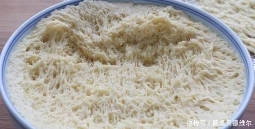 面粉特别的创意做法，加2个紫薯，比包子馒头都好吃，酥得直掉渣