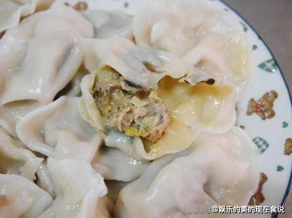 蒸饺子冷水好，还是热水好？多数人加错了“水”，难怪破皮还粘锅