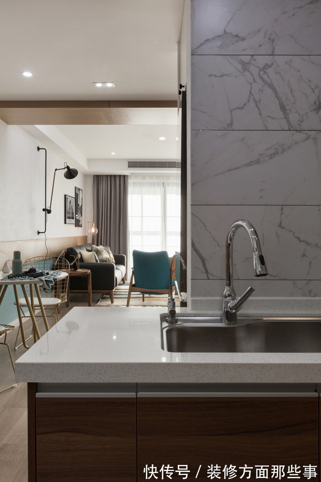 二居室|110平北欧风二居室简约和生趣,大片的白色给人熟悉的清新干净