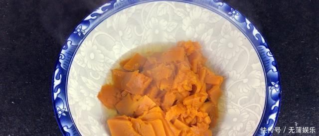 南瓜饼的新做法,好吃又健康,我一顿能吃好几个