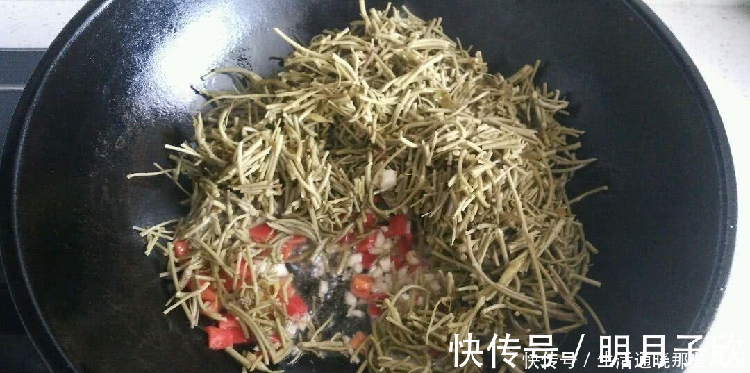 秋季,吃猪肉不如吃它,等于天然泻药,刮油排毒,小腹不鼓了