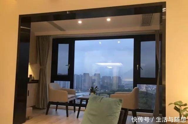 客厅|156平新房装修花了25万,还是头一回见阳台这样装,太漂亮了!