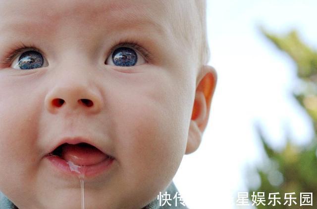 咀嚼|同样都是小婴儿,为何宝宝出牙有早有晚?主要和3个因素有关