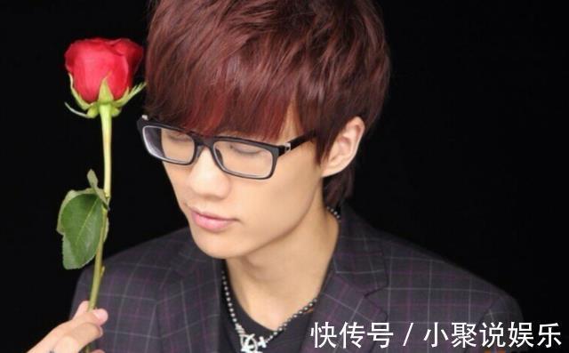 音樂(lè)|名場(chǎng)面來(lái)了，綜藝首秀卻直接尬舞原來(lái)你是這樣的許嵩