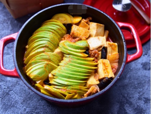 冬天|冬天吃这锅味美,比火锅简单省事,鲜美香辣,连汤汁拌饭都很好吃