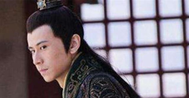 此词常用来形容一个人唯利是图,许多人都知道,但大都读错了