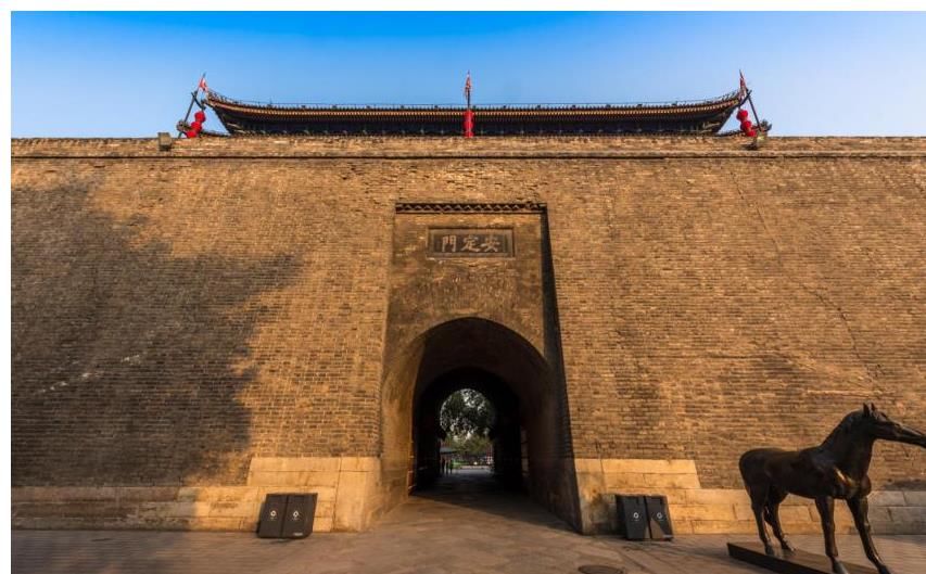 定都|南宋为何定都杭州而不选南京？乱世之下的盛世：临安当时远超建康