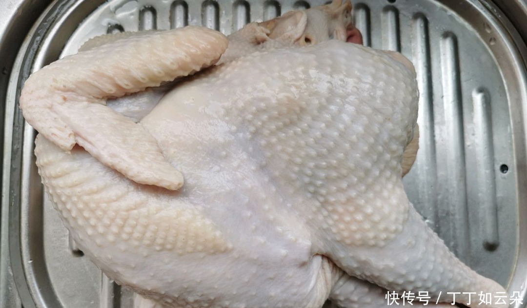 鲜美|炖鸡最忌直接下锅，教你正确“3不放”窍门，汤汁鲜美无腥味！