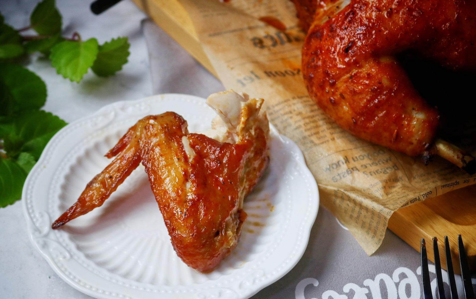 天气太冷了，用一只香喷喷的烤鸡，来抵御寒冷，真好吃呀