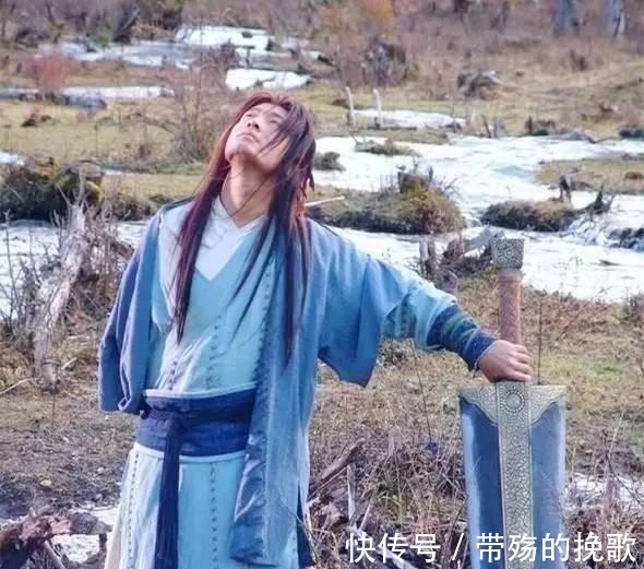 古龙剧!扒一扒金庸古龙剧中都有哪些不靠谱的刀剑