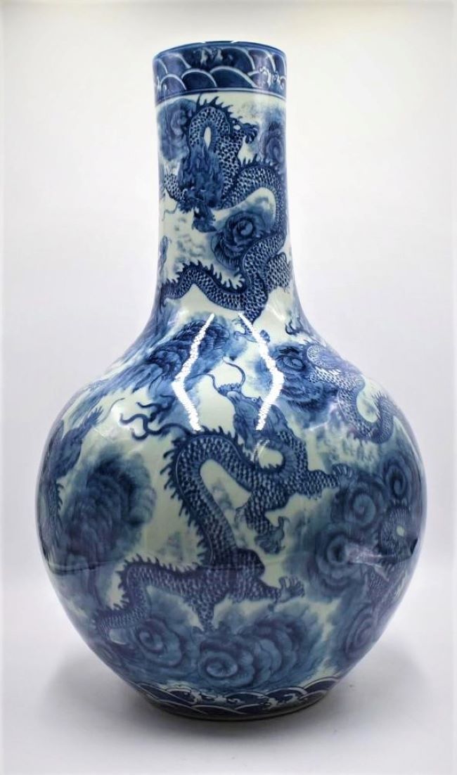 天球|让文物说话:藏于夹墙“幸免”的清中期青花龙纹天球瓶