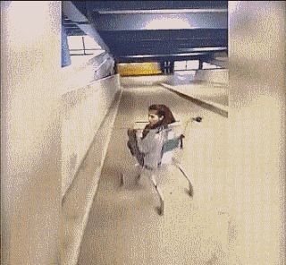 |搞笑GIF:妹子这恩爱秀的,真是让人措手不及啊