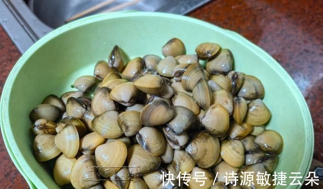 老一辈眼里的美食,小时候桌上有它就算开荤了,咸香入味超级下饭!