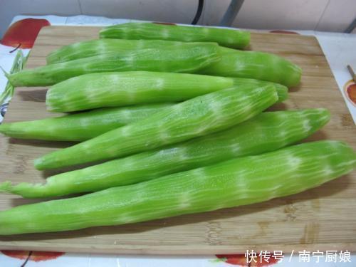 莴笋买“大根”还是“小根”好?老菜农不经意间说漏嘴,长知识了