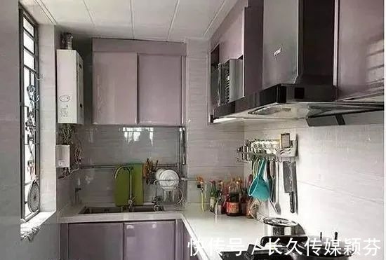 电视背景墙|没骗人!我家墙面贴满瓷砖,入住3年后还和当初一样清爽又亮堂
