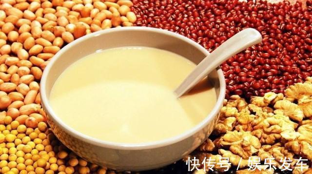 女性朋友|女人患有乳腺增生需少喝豆浆?营养师:真正应该少吃的,是此5物