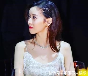 没那味了,清纯奶茶妹章泽天变身百万珠宝名媛