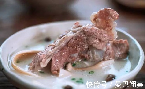 脾胃|3种晚餐正“窃取”孩子身高,妇幼主任:愚蠢父母,当宝贝喂娃吃