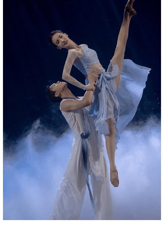 天天向上|同门不同命!北舞毕业的金晨和豆得儿,一个当导师一个却成学员