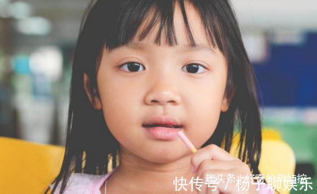 选择性|从不被允许“吃零食”孩子,长大怎么样了专家躲不掉2种结局