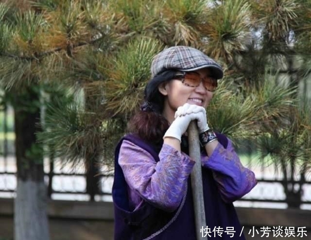 争议|“梨花教主”赵丽华,作诗引韩寒炮轰,大骂李敖引发争议