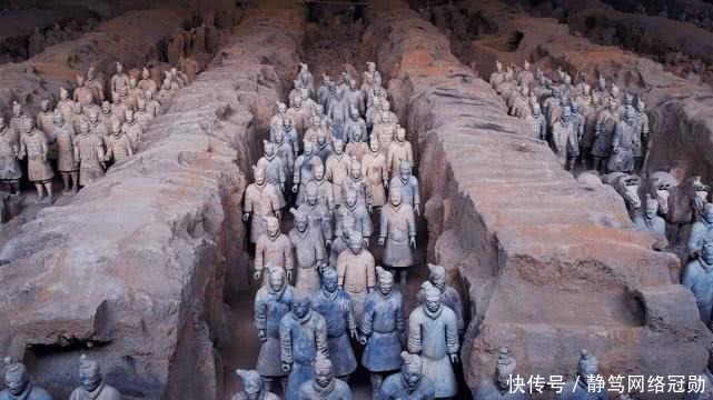 坚毅|秦始皇兵马俑刚出土时的“彩照”:色彩斑斓,目光坚毅,宛如真人