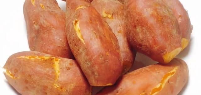 烤红薯原来这么简单,不加一滴水,丢进电饭锅,流着糖汁香又甜!