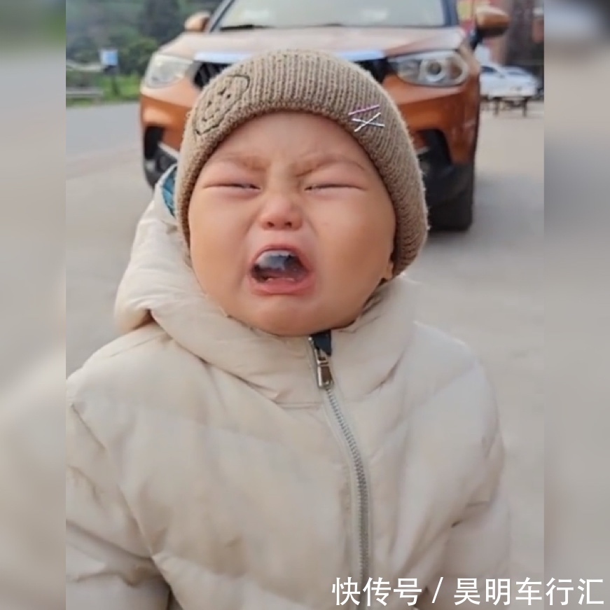 宝宝们|萌娃被宝妈惹哭,哭出的大泡泡令网友哭笑不得:小鲤鱼吐泡泡了!