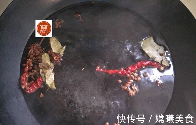 大排档|教你这样煮毛豆，个个翠绿还入味，比大排档的煮毛豆好吃百倍！