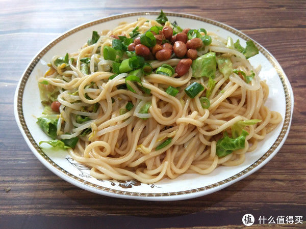 搅拌均匀|夏天面条就该这么吃,清凉爽口,全家人都爱吃,比吃凉皮还过瘾呢