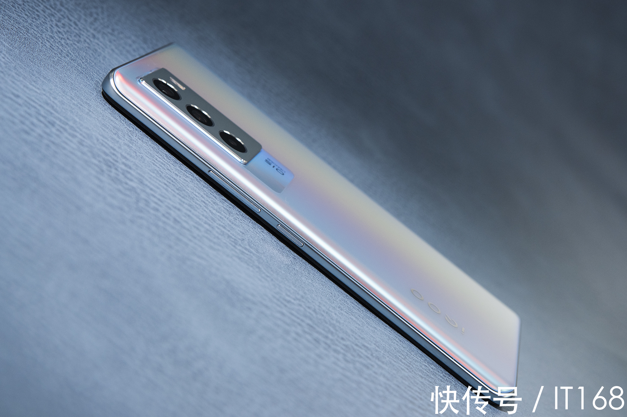 iqoo|iQOO Neo5S 日落峡谷 图赏：快人一步的硬核双“芯”旗舰