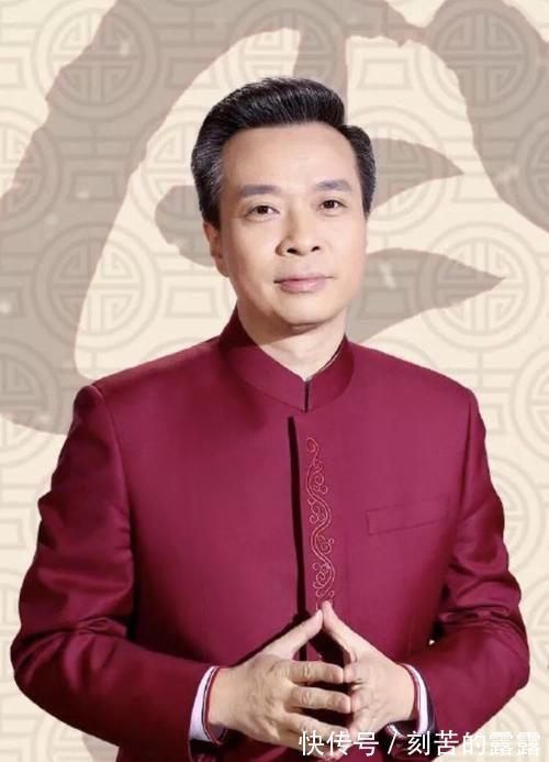 康震$北师大教授康震,诗词大会上即兴赋七绝诗一首,却让自己跌落神坛