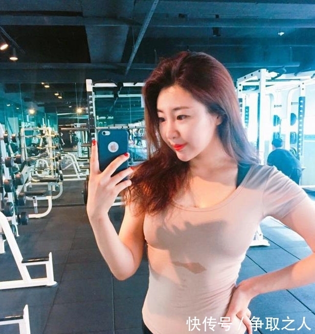 女神|她接触专业的健身训练后，从一个拥有娃娃脸的胖妞蜕变成女神！