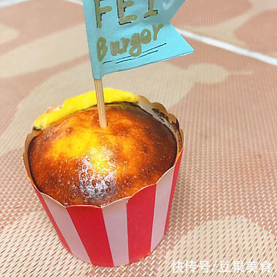 酸奶爆浆蛋糕|口感轻盈最适合神仙小姐姐的酸奶爆浆蛋糕