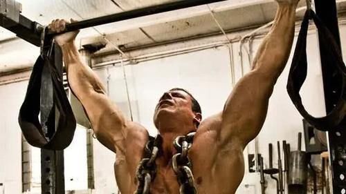 背部|背部训练必杀技引体向上，动作不标准可不行，激活核心肌群最重要