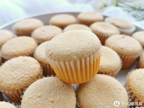 热油烫面做蛋糕，不回缩不开裂，新手最喜欢的配方，成功率高