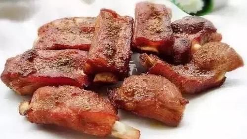 美食推荐：花生炖猪蹄，麻辣孜然排骨，香菜酱拌牛肉，剁椒炒鸡胗