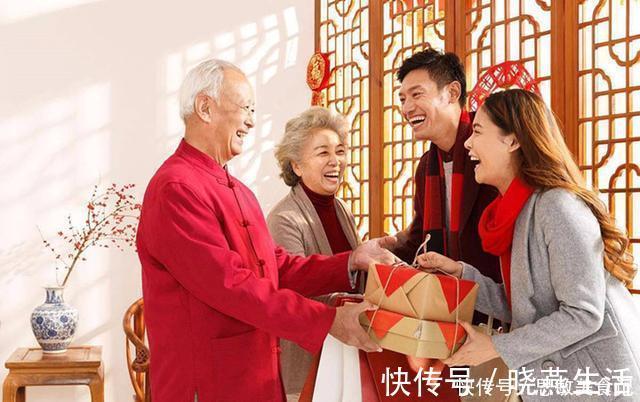 外孩子|二胎孙女顺利出生，产房外孩子爷爷说的话，让众人双手称赞