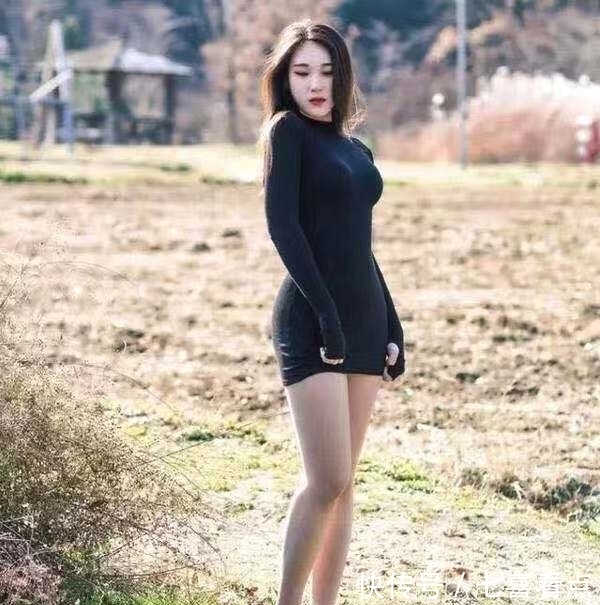 身材|街拍:窈窕可人匀称的小姐姐,性感时尚优雅简约大气显身材