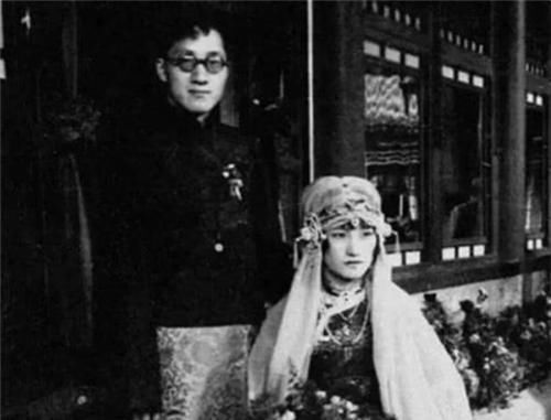 林徽因$林徽因和陆小曼到底谁更美?看完这组绝版黑白老照片,你就懂了