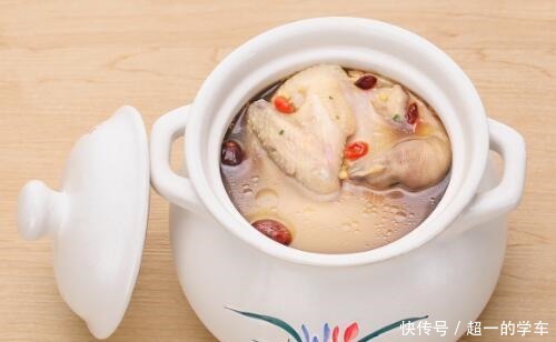 鸽子汤怎么炖才更好喝很多人弄错了,这样炖肉嫩不腥,又鲜又香