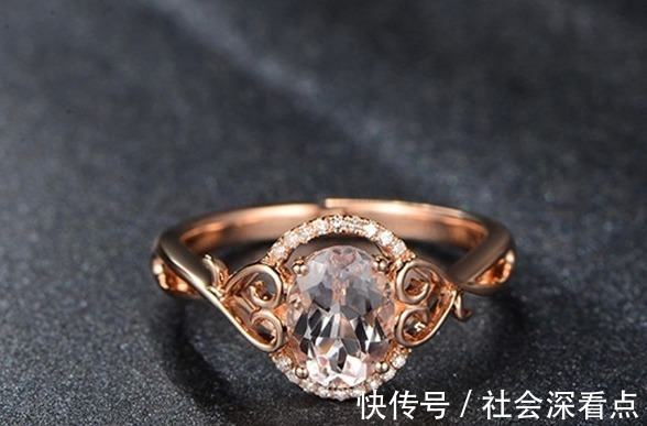 戴安娜 每一枚钻戒都代表着佩戴者的爱情,梅根用钻戒升级代表感情升级!