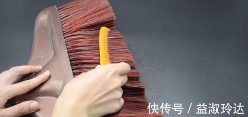 扫把|扫把上粘满了头发，试试这个方法，不脏手又方便，邻居见了纷纷学