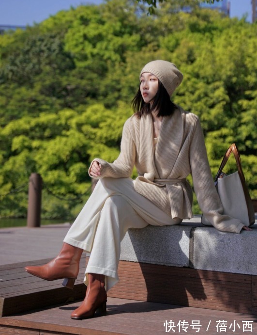 百搭 早春最chic的穿搭法!“毛衣+阔腿裤or西装”,简约百搭且不挑人