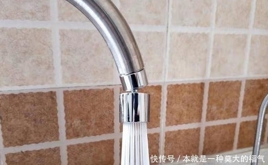 改装|住了3年的家，发现厨房水槽5个痛点，这样一改装，台面清清爽爽