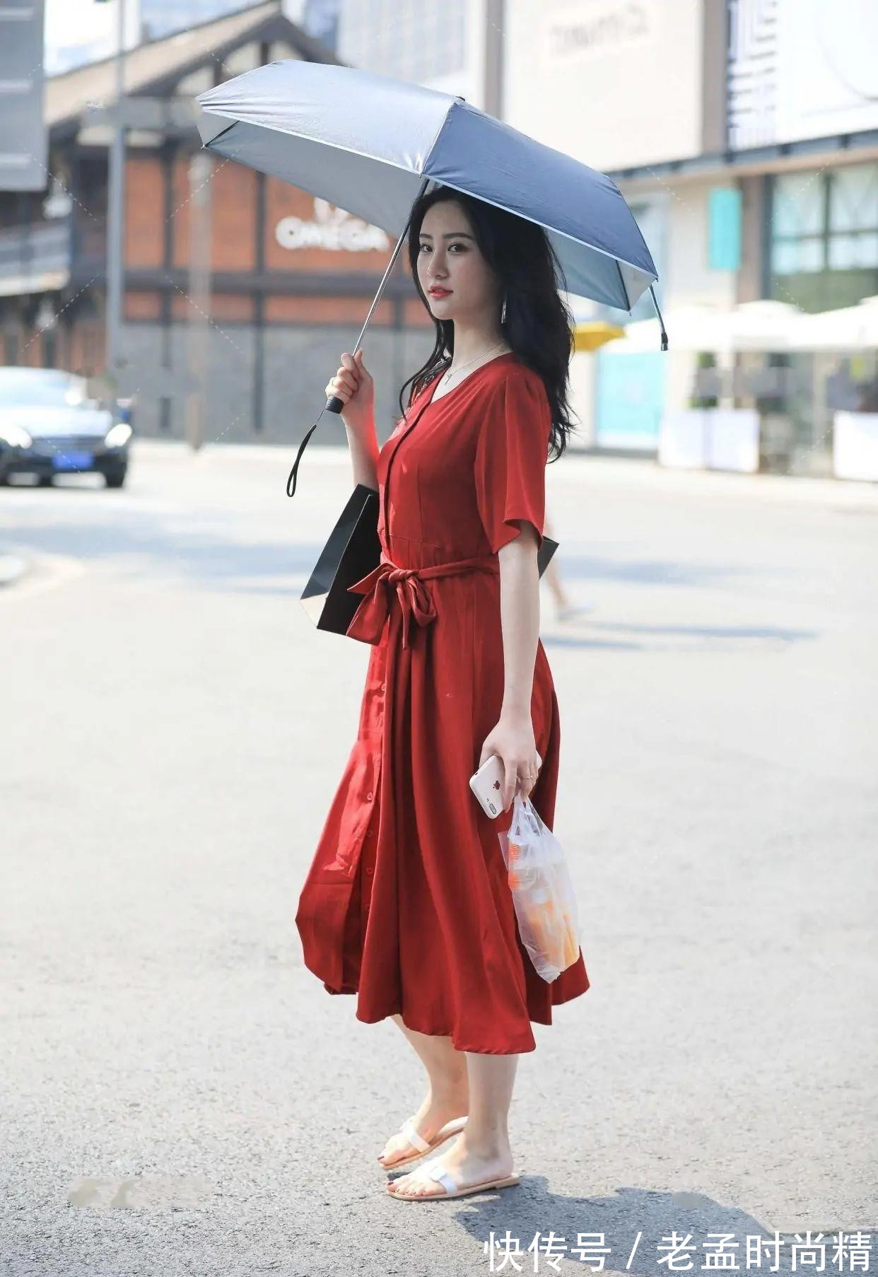 红色|红色连衣裙穿出浪漫柔美的感觉, 皮肤白皙的女孩穿上很好看