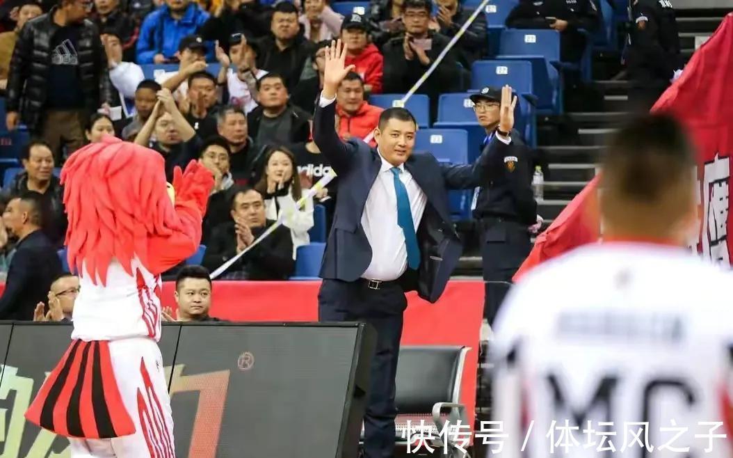 换帅|山东男篮决定换帅，但球迷并不要抱太大希望，并不是球迷期待之人