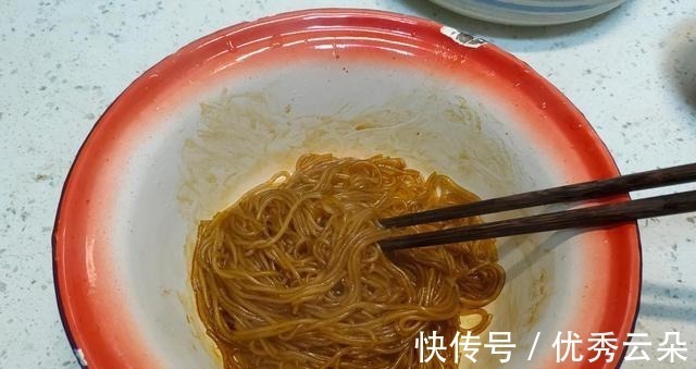 秋冬少吃丝瓜冬瓜多吃这菜，便宜又营养，不放肉也很香，儿子爱吃！